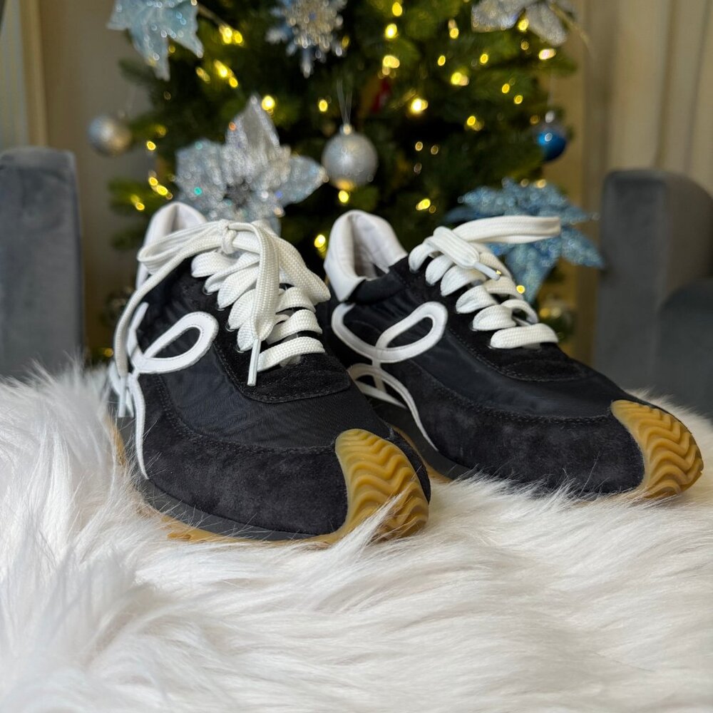 Flow Runner in Nylon and Suede Lace-up Runner Sneaker in Calfskin